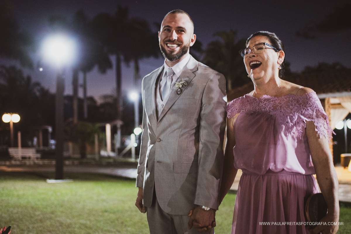 Noivo entrando para a cerimônia