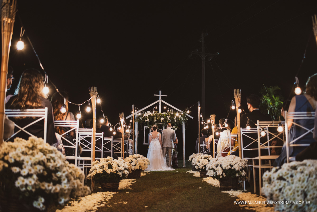 Decoração de casamento ao ar livre a noite