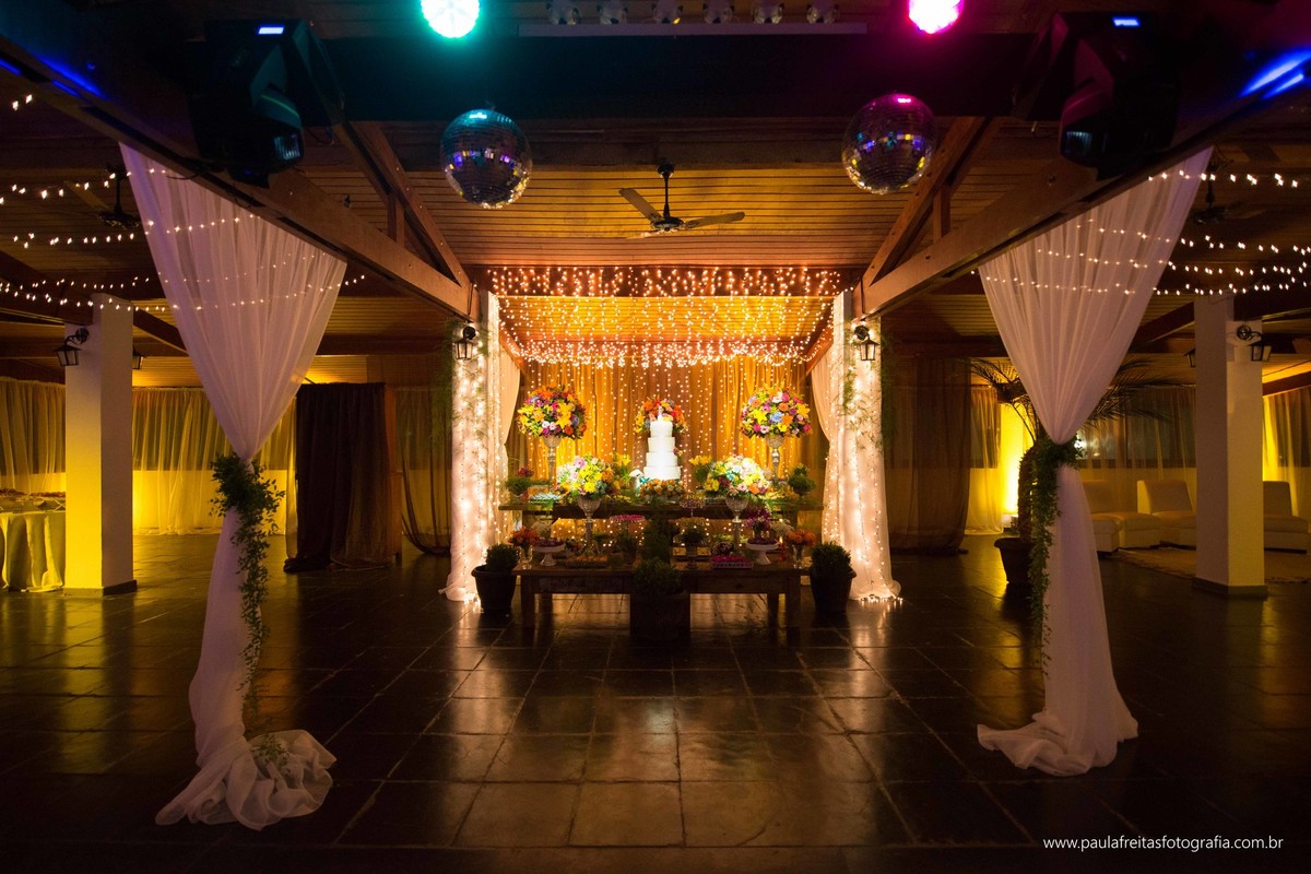 decoracao-com-pisca-pisca-feito-em-guaratingueta-casamento-de-barbara-e-alexandre-na-catedral-de-santo-antonio-e-recepcao-na-hipica-fotografia-de-paula-freitas-fotografia-e-video-de-supimpa