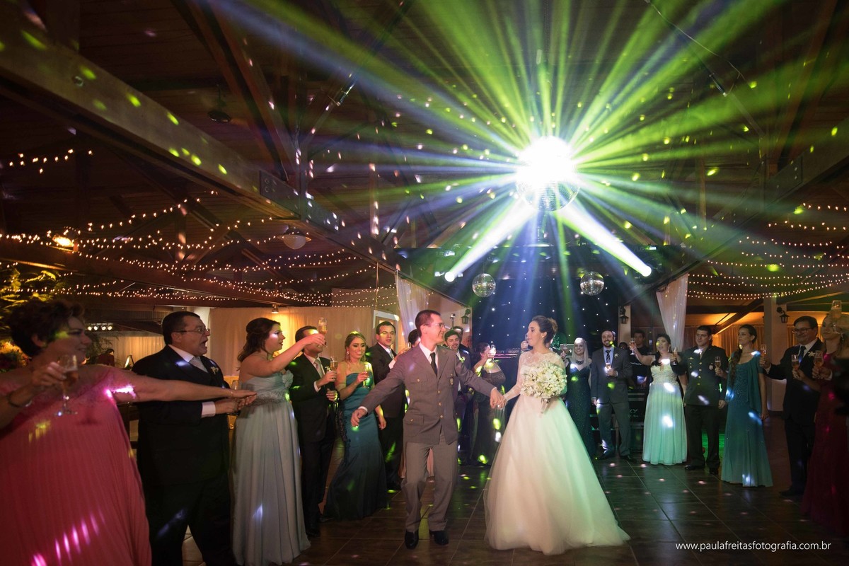 decoracao-com-pisca-pisca-feito-em-guaratingueta-casamento-de-barbara-e-alexandre-na-catedral-de-santo-antonio-e-recepcao-na-hipica-fotografia-de-paula-freitas-fotografia-e-video-de-supimpa