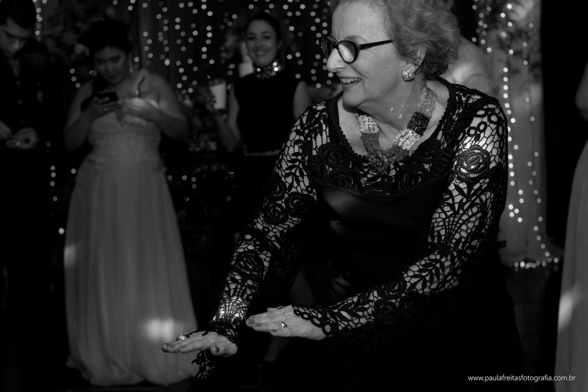 decoracao-com-pisca-pisca-feito-em-guaratingueta-casamento-de-barbara-e-alexandre-na-catedral-de-santo-antonio-e-recepcao-na-hipica-fotografia-de-paula-freitas-fotografia-e-video-de-supimpa