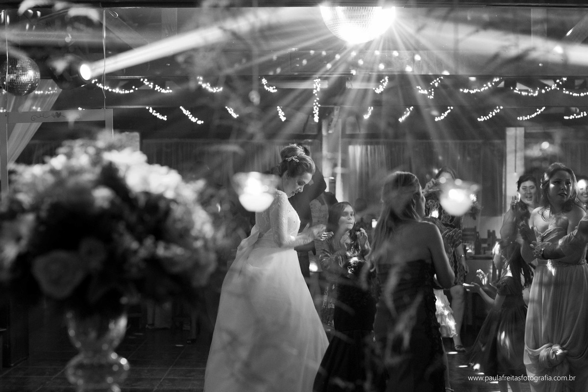 decoracao-com-pisca-pisca-feito-em-guaratingueta-casamento-de-barbara-e-alexandre-na-catedral-de-santo-antonio-e-recepcao-na-hipica-fotografia-de-paula-freitas-fotografia-e-video-de-supimpa