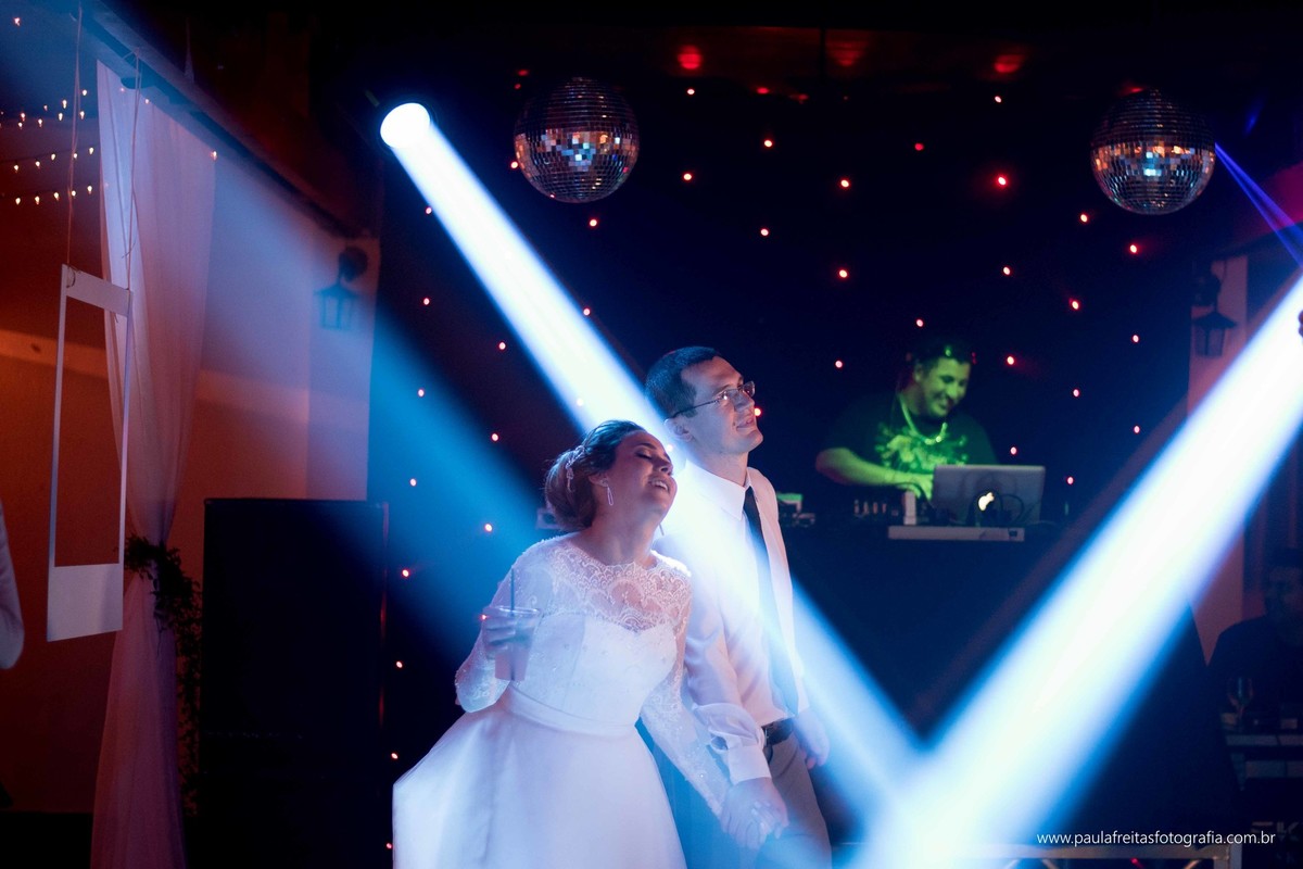 decoracao-com-pisca-pisca-feito-em-guaratingueta-casamento-de-barbara-e-alexandre-na-catedral-de-santo-antonio-e-recepcao-na-hipica-fotografia-de-paula-freitas-fotografia-e-video-de-supimpa