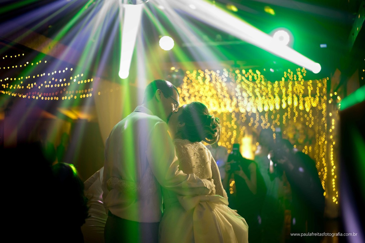 decoracao-com-pisca-pisca-feito-em-guaratingueta-casamento-de-barbara-e-alexandre-na-catedral-de-santo-antonio-e-recepcao-na-hipica-fotografia-de-paula-freitas-fotografia-e-video-de-supimpa
