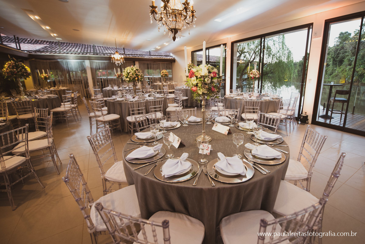 Decoração de Mesa de convidados no Recanto do bosque