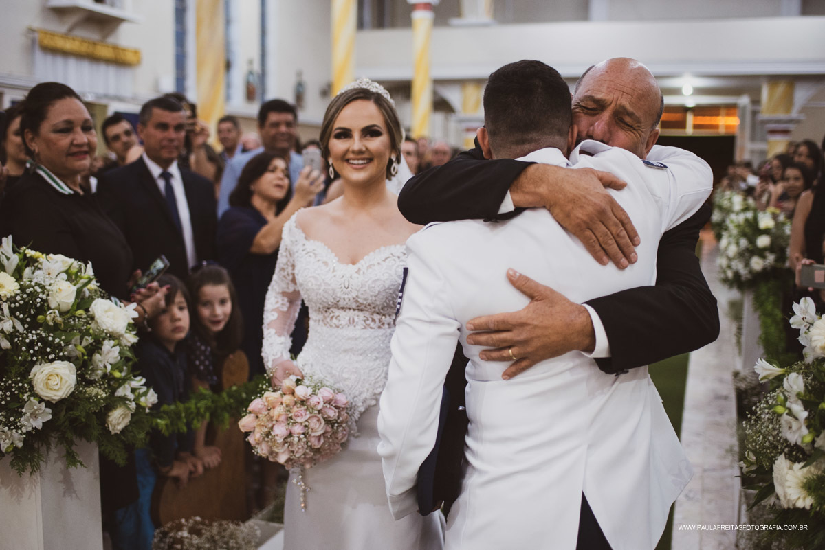 Noiva entrando na igreja