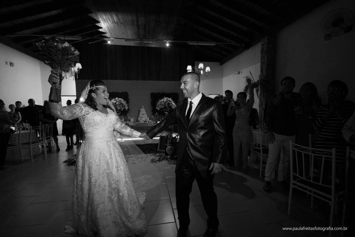 casamento-em-guaratingueta-karen-e-rodrigo-igreja-nossa-senhora-das-graças-e-making-of-fabio-lima-fotografia-paula-freitas-fotografia-video-de-supimpa