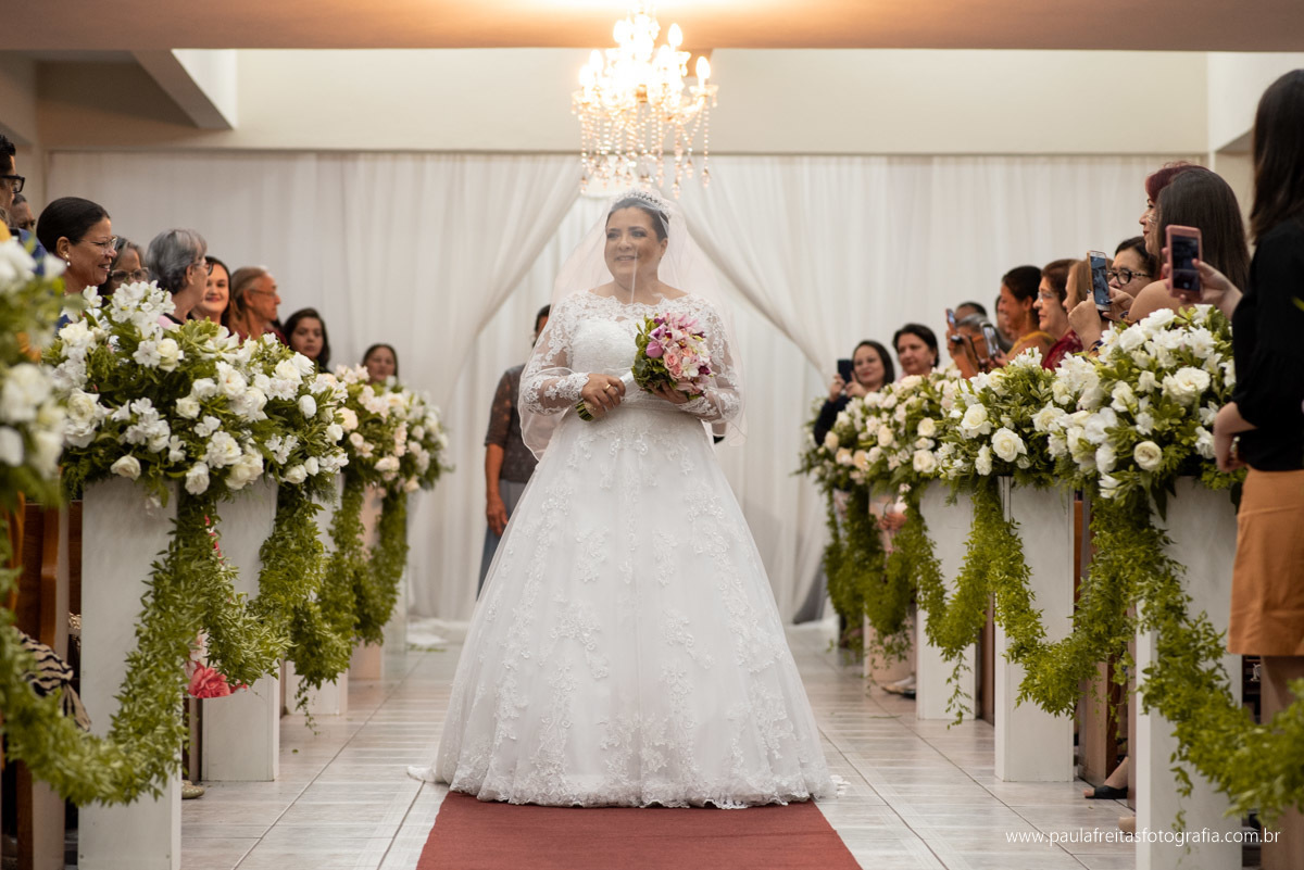 Entrada da noiva na igreja Assembleia de Deus em Guaratinguetá São Paulo 