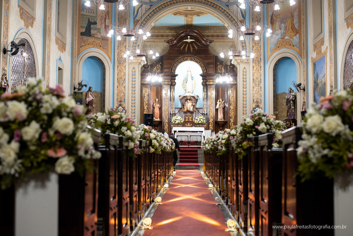 Decoração de casamento Igreja Nossa Senhora das Graças em Guaratinguetá - São Paulo 
