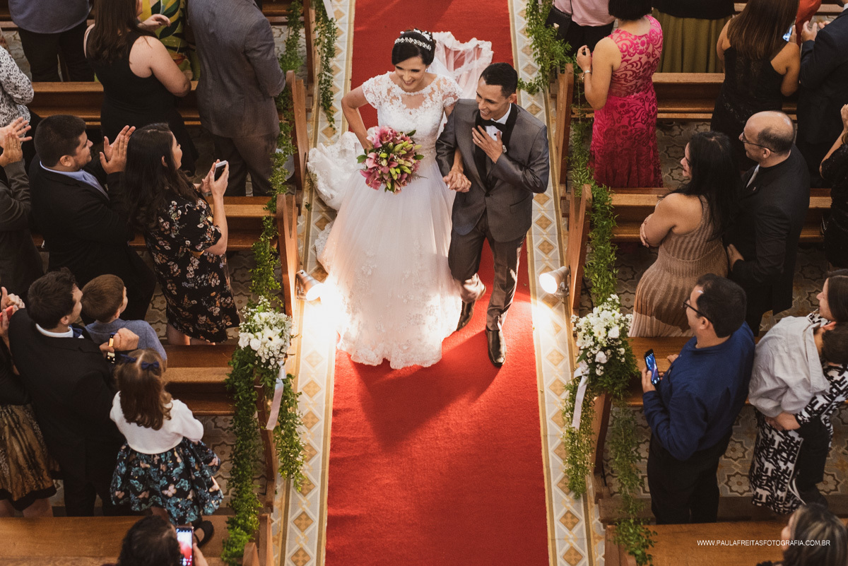 Saída dos noivos em Pindamonhangaba - SP 