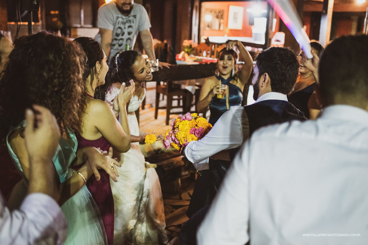 Noiva e amigos
Casamento em Hotel sete lagos 
Guaratinguetá - SP