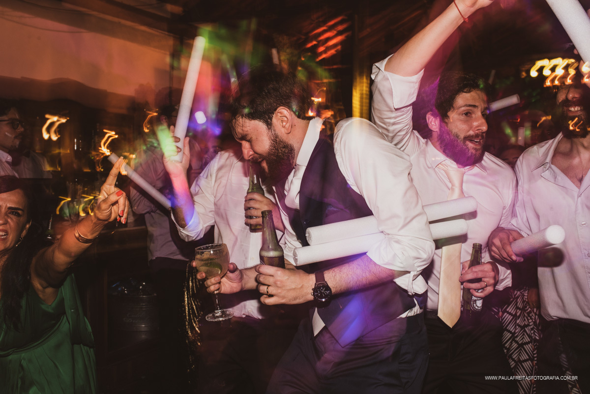 Noivo pulando
Casamento em Hotel sete lagos 
Guaratinguetá - SP