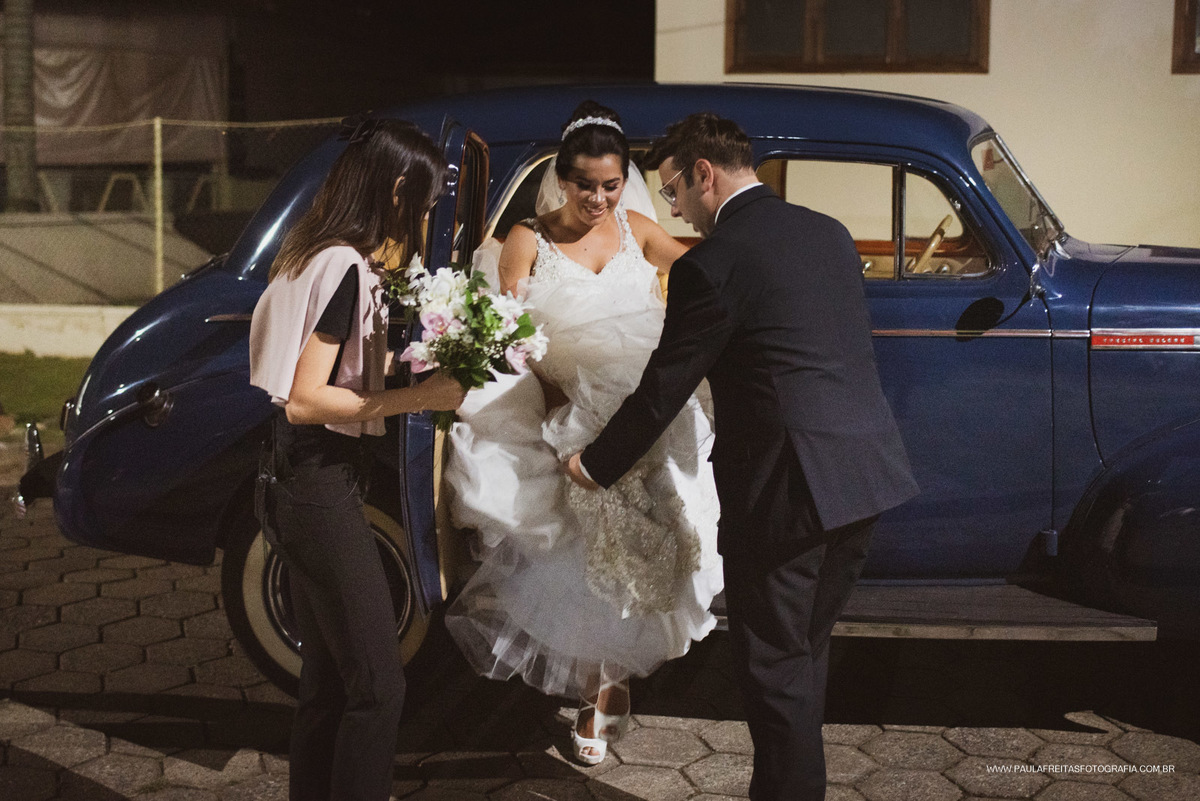 Noiva entrando na igreja