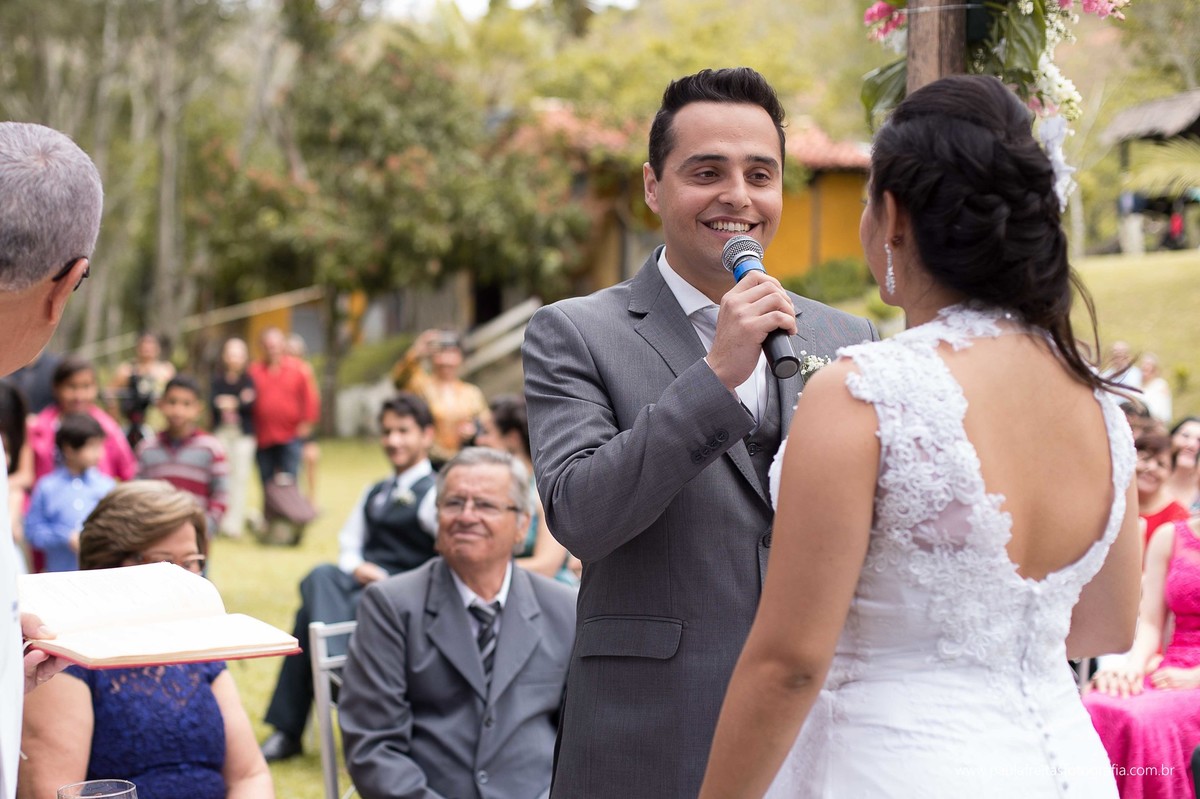 casamento-de-dia-feito-em-sao-luiz-do-paraitinga-de-michele-e-gustavo-e-fotografado-por-paula-freitas-fotografia-video-de-supimpa-audiovisual