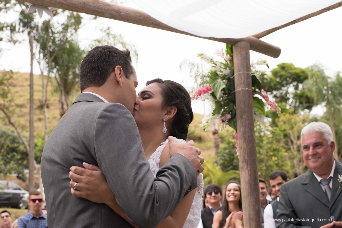 casamento-de-dia-feito-em-sao-luiz-do-paraitinga-de-michele-e-gustavo-e-fotografado-por-paula-freitas-fotografia-video-de-supimpa-audiovisual