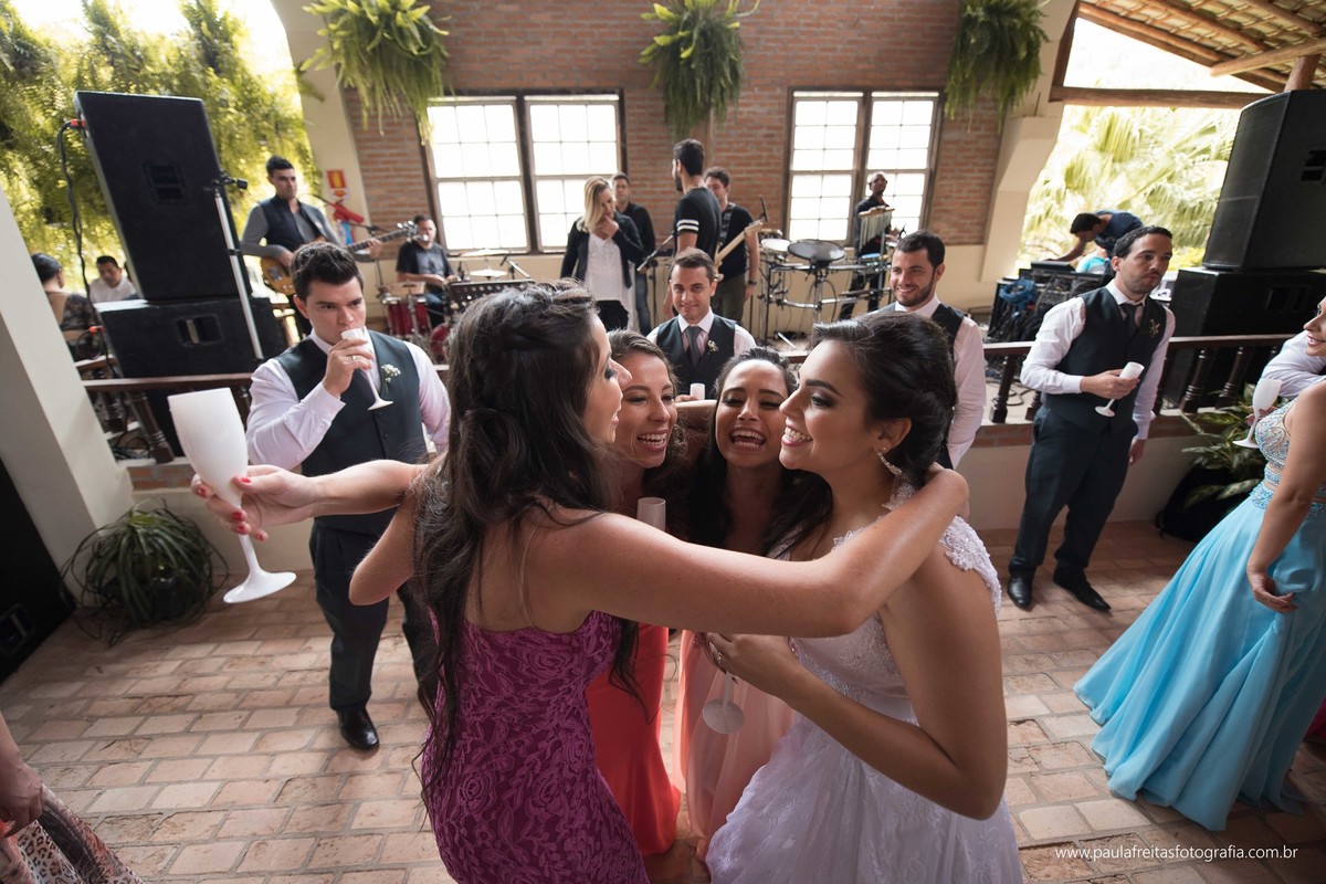 casamento-de-dia-feito-em-sao-luiz-do-paraitinga-de-michele-e-gustavo-e-fotografado-por-paula-freitas-fotografia-video-de-supimpa-audiovisual