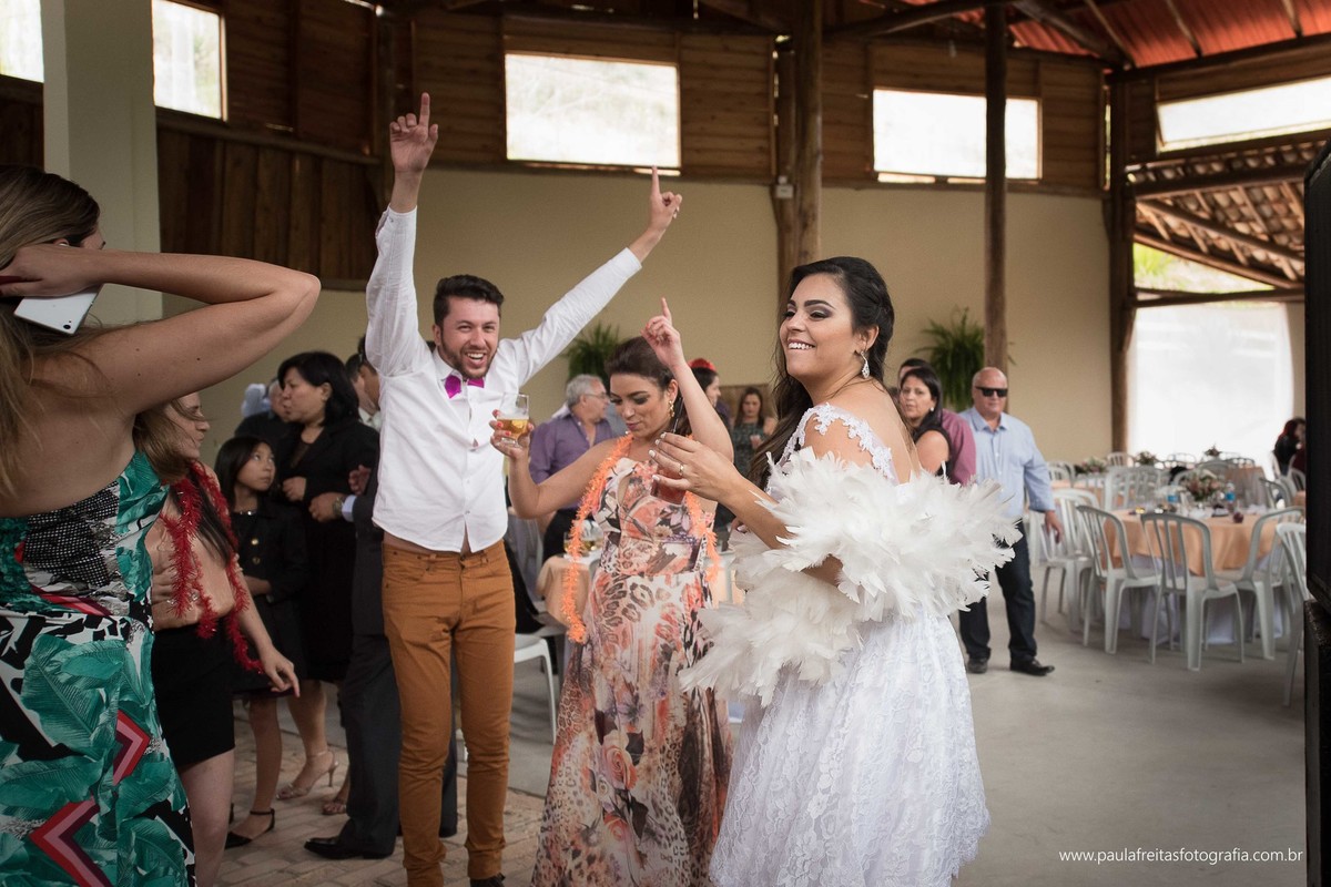 casamento-de-dia-feito-em-sao-luiz-do-paraitinga-de-michele-e-gustavo-e-fotografado-por-paula-freitas-fotografia-video-de-supimpa-audiovisual