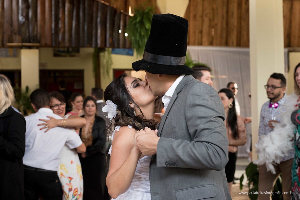 casamento-de-dia-feito-em-sao-luiz-do-paraitinga-de-michele-e-gustavo-e-fotografado-por-paula-freitas-fotografia-video-de-supimpa-audiovisual