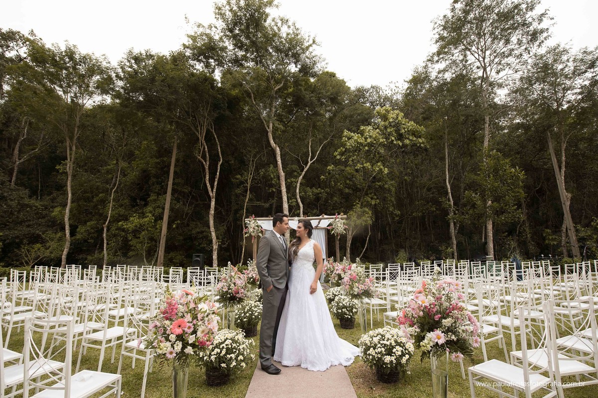 casamento-de-dia-feito-em-sao-luiz-do-paraitinga-de-michele-e-gustavo-e-fotografado-por-paula-freitas-fotografia-video-de-supimpa-audiovisual