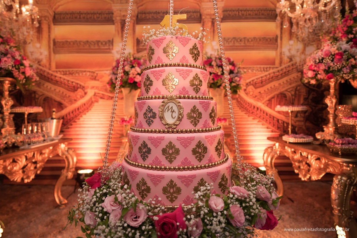 festa-de-debutante-15-anos-dourada-da-maria-celia-realizado-em-guaratingueta-sp-fotografado-por-paula-freitas-fotografia-e-video-de-supimpa (34)