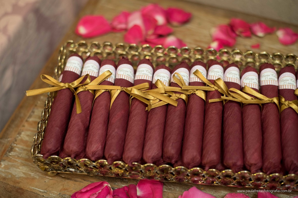 festa-de-debutante-15-anos-dourada-da-maria-celia-realizado-em-guaratingueta-sp-fotografado-por-paula-freitas-fotografia-e-video-de-supimpa (34)