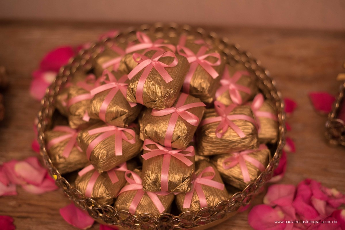 festa-de-debutante-15-anos-dourada-da-maria-celia-realizado-em-guaratingueta-sp-fotografado-por-paula-freitas-fotografia-e-video-de-supimpa (34)