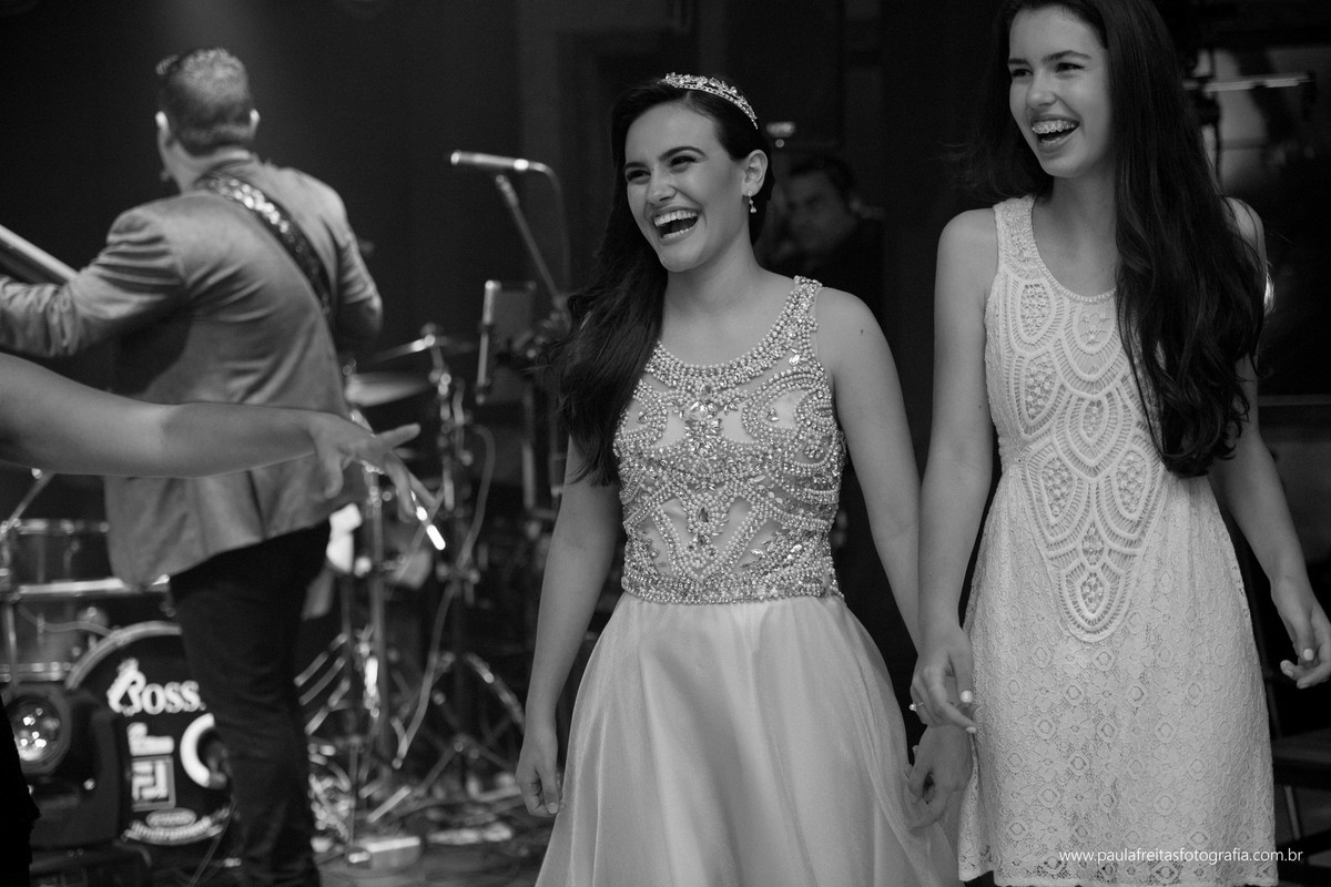 festa-de-debutante-15-anos-dourada-da-maria-celia-realizado-em-guaratingueta-sp-fotografado-por-paula-freitas-fotografia-e-video-de-supimpa (34)