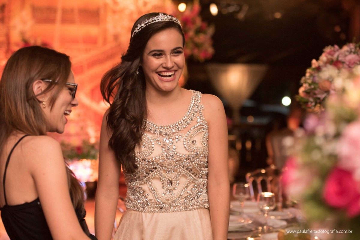 festa-de-debutante-15-anos-dourada-da-maria-celia-realizado-em-guaratingueta-sp-fotografado-por-paula-freitas-fotografia-e-video-de-supimpa (34)