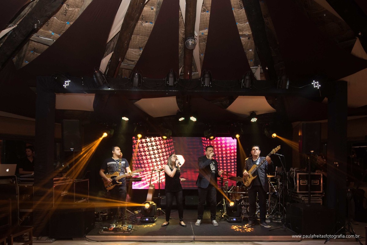 festa-de-debutante-15-anos-dourada-da-maria-celia-realizado-em-guaratingueta-sp-fotografado-por-paula-freitas-fotografia-e-video-de-supimpa (34)