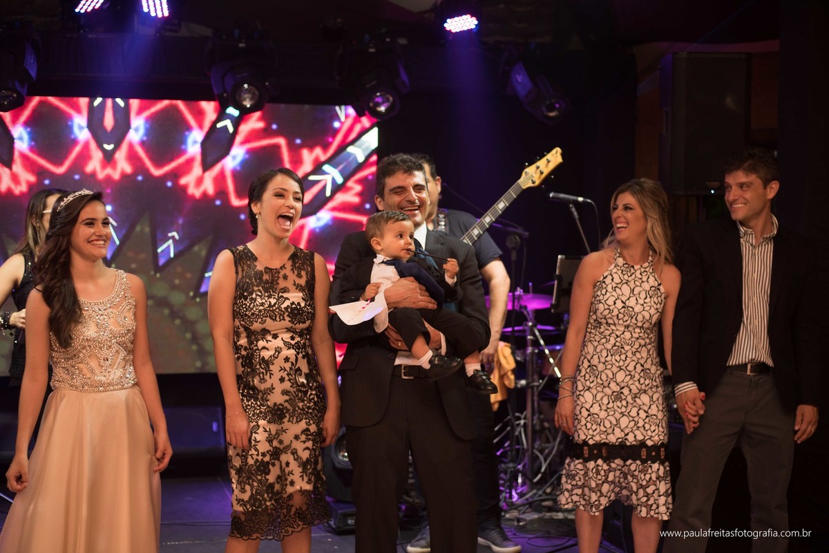 festa-de-debutante-15-anos-dourada-da-maria-celia-realizado-em-guaratingueta-sp-fotografado-por-paula-freitas-fotografia-e-video-de-supimpa (34)