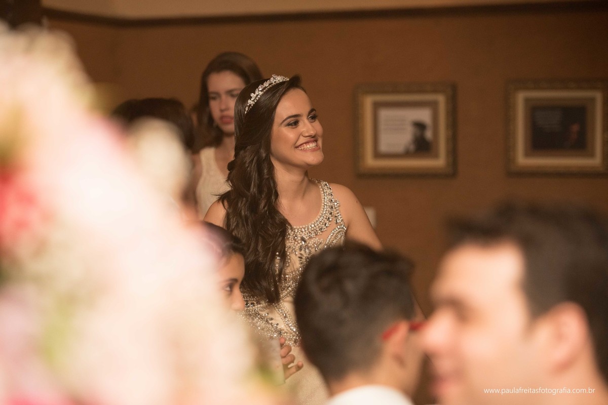 festa-de-debutante-15-anos-dourada-da-maria-celia-realizado-em-guaratingueta-sp-fotografado-por-paula-freitas-fotografia-e-video-de-supimpa (34)