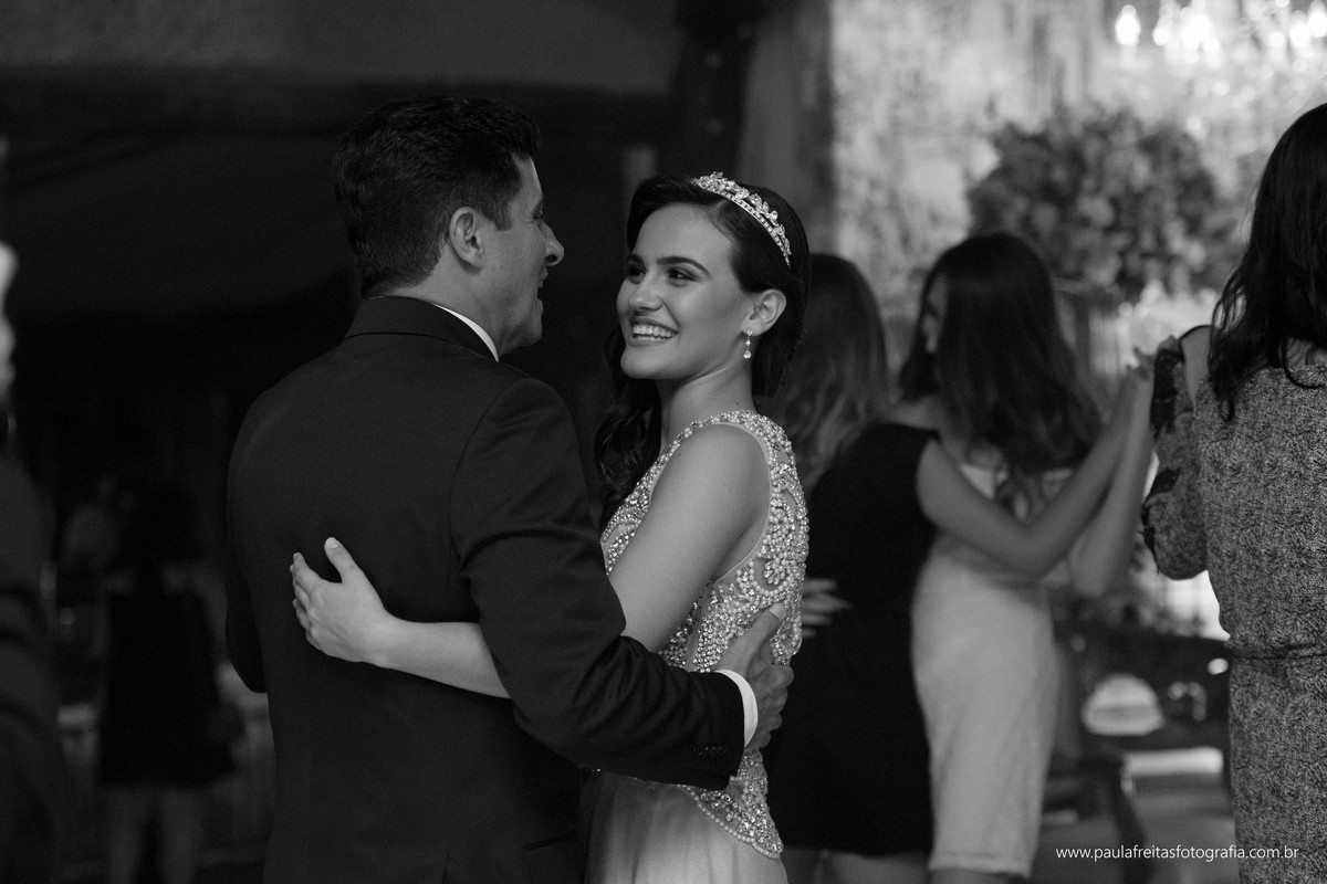 festa-de-debutante-15-anos-dourada-da-maria-celia-realizado-em-guaratingueta-sp-fotografado-por-paula-freitas-fotografia-e-video-de-supimpa (34)