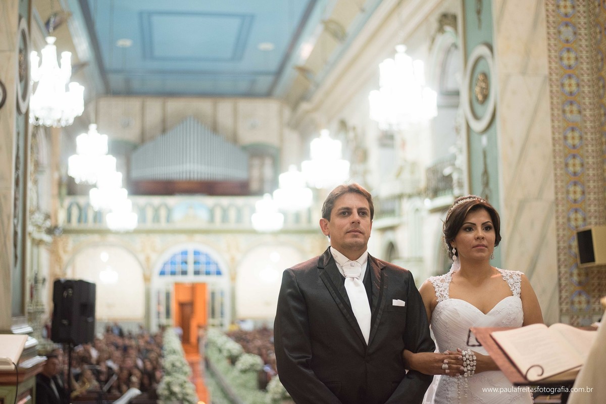 catedral-em-guaratingueta-casamento-ana-claudia-e-juarez-fotografado-por-paula-freitas-fotografia
