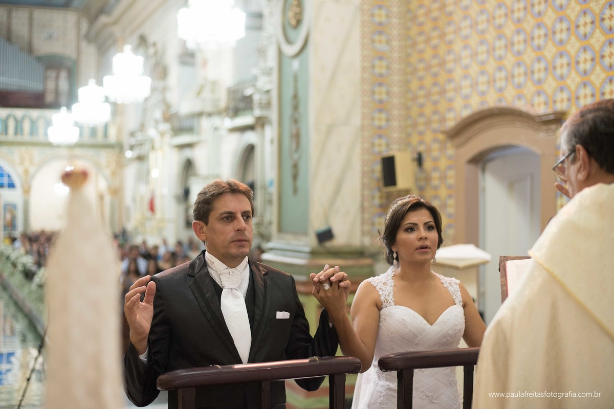 catedral-em-guaratingueta-casamento-ana-claudia-e-juarez-fotografado-por-paula-freitas-fotografia