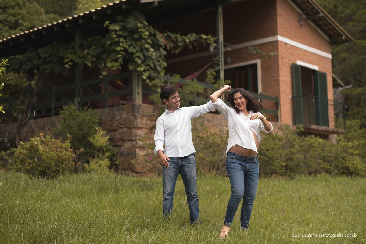 ensaio-de-gestante-de-mariah-e-lucas-esperando-pela-gabriela-feito-piranguinho-mg-fotografado-por-paula-freitas-fotografia-e-video-de-supimpa-
