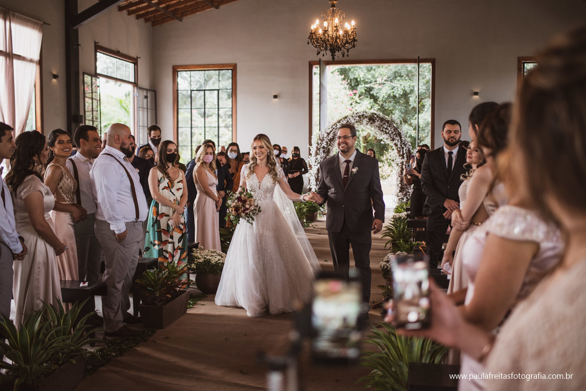 entrada da noiva em casamento