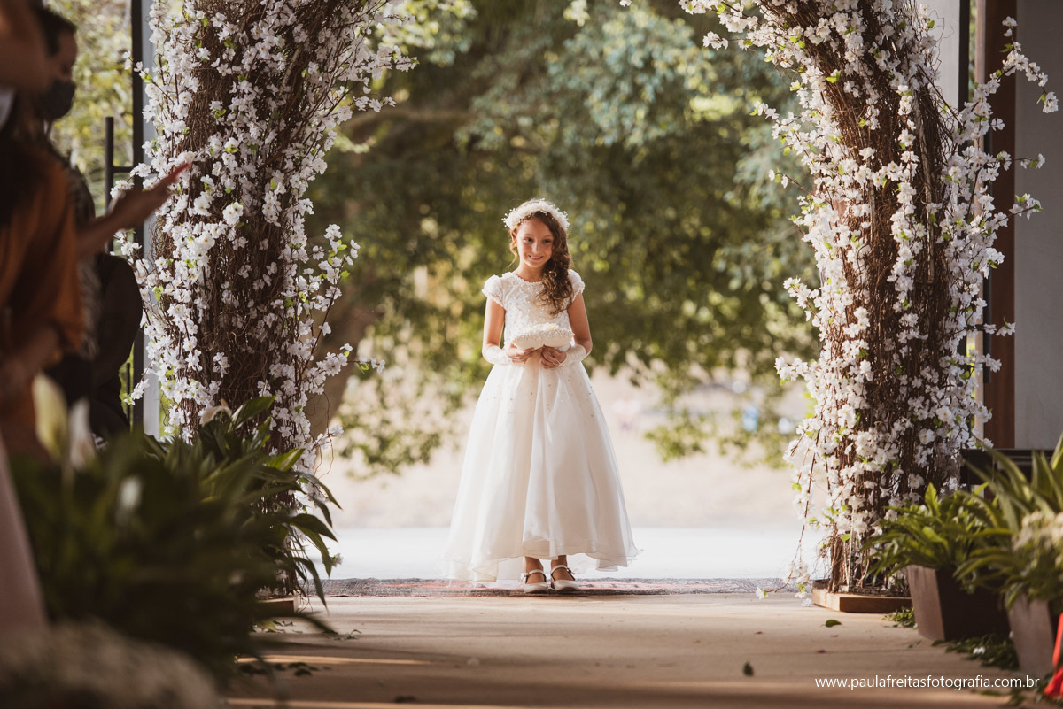 entrega das alianças em casamento