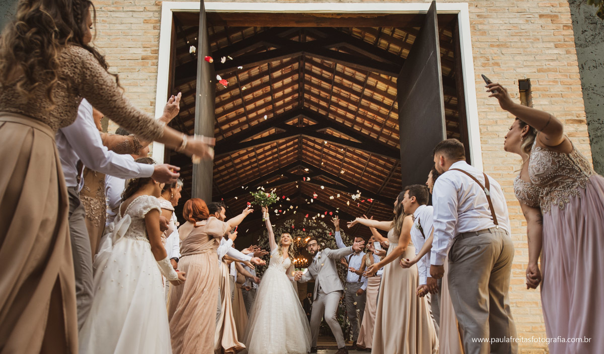 saida dos noivos em casamento taubate sp