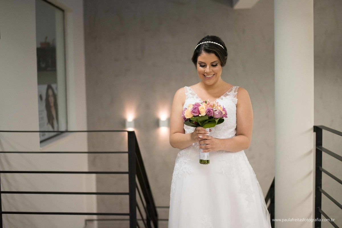 studio-venus-em-guaratingueta-igreja-orfanato-de-guaratingueta-clube-dos-bancarios-casamento-mariana-e-magnum-decoração-buffet-da-alcirene-fotografia-paula-freitas-fotografia