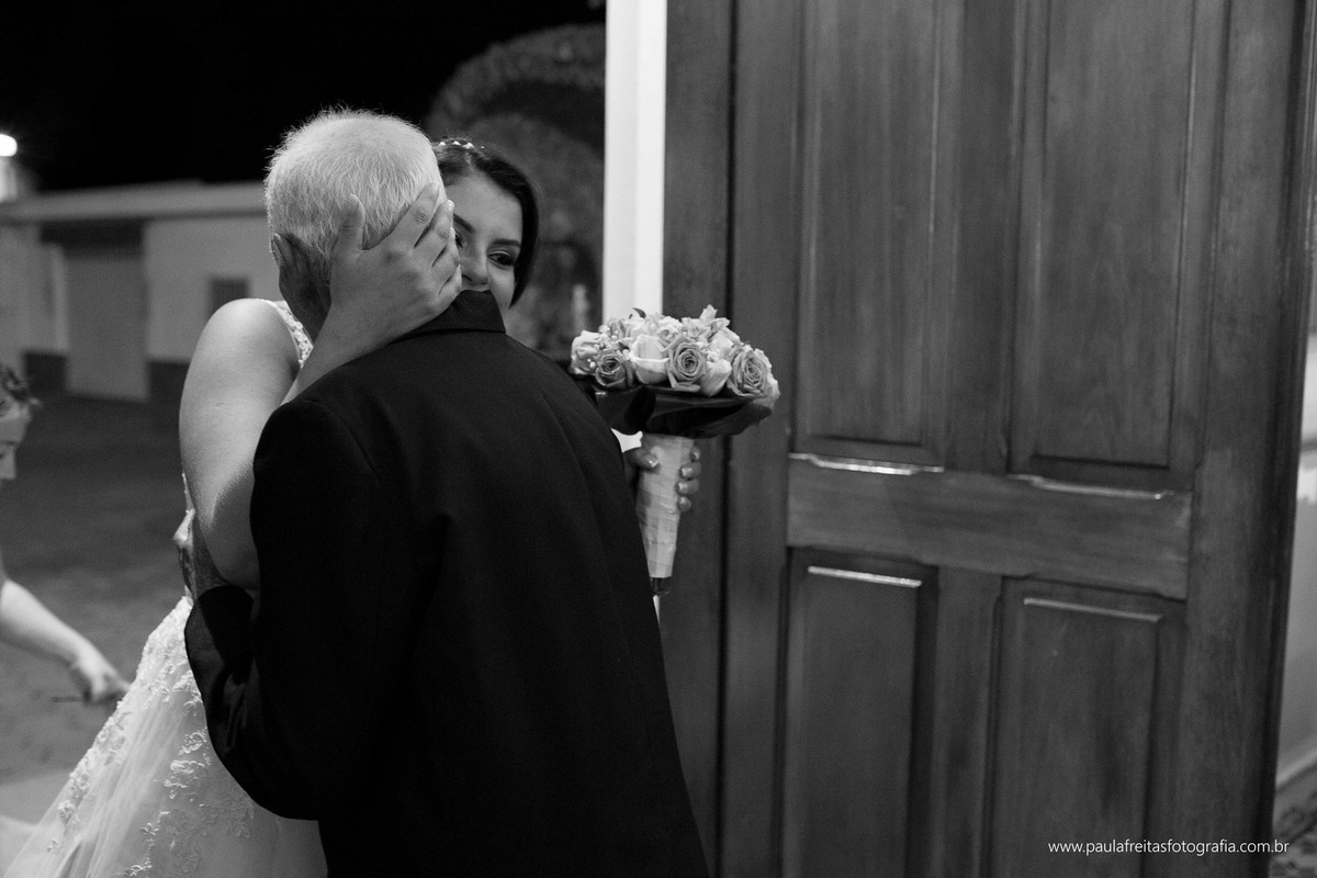 studio-venus-em-guaratingueta-igreja-orfanato-de-guaratingueta-clube-dos-bancarios-casamento-mariana-e-magnum-decoração-buffet-da-alcirene-fotografia-paula-freitas-fotografia