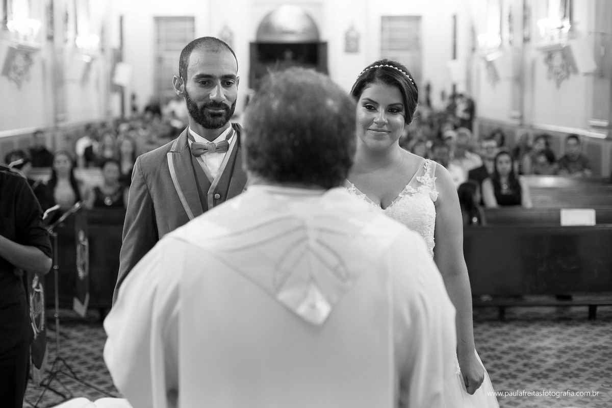 studio-venus-em-guaratingueta-igreja-orfanato-de-guaratingueta-clube-dos-bancarios-casamento-mariana-e-magnum-decoração-buffet-da-alcirene-fotografia-paula-freitas-fotografia