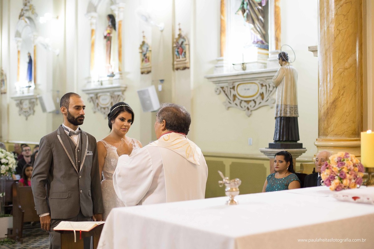 studio-venus-em-guaratingueta-igreja-orfanato-de-guaratingueta-clube-dos-bancarios-casamento-mariana-e-magnum-decoração-buffet-da-alcirene-fotografia-paula-freitas-fotografia