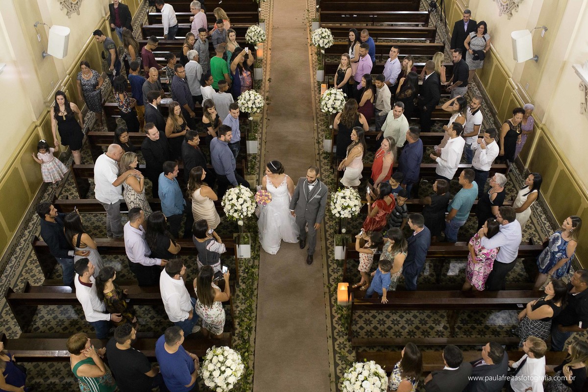 studio-venus-em-guaratingueta-igreja-orfanato-de-guaratingueta-clube-dos-bancarios-casamento-mariana-e-magnum-decoração-buffet-da-alcirene-fotografia-paula-freitas-fotografia