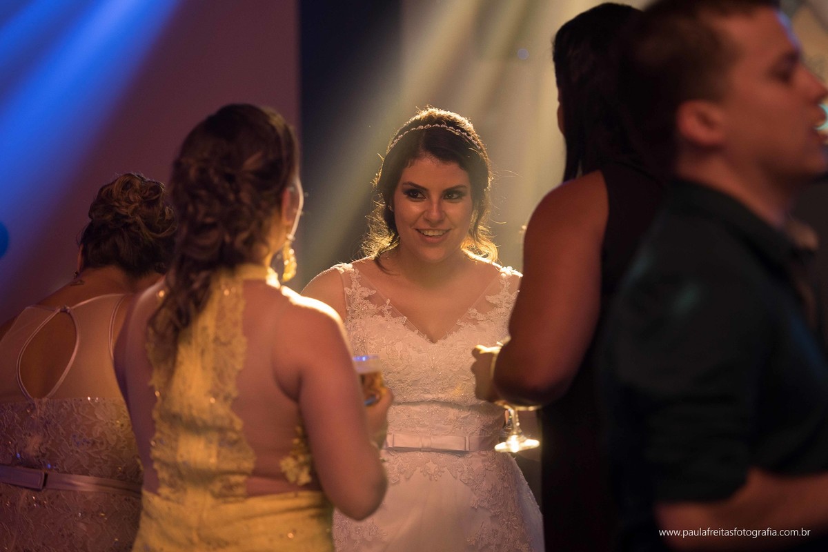 studio-venus-em-guaratingueta-igreja-orfanato-de-guaratingueta-clube-dos-bancarios-casamento-mariana-e-magnum-decoração-buffet-da-alcirene-fotografia-paula-freitas-fotografia