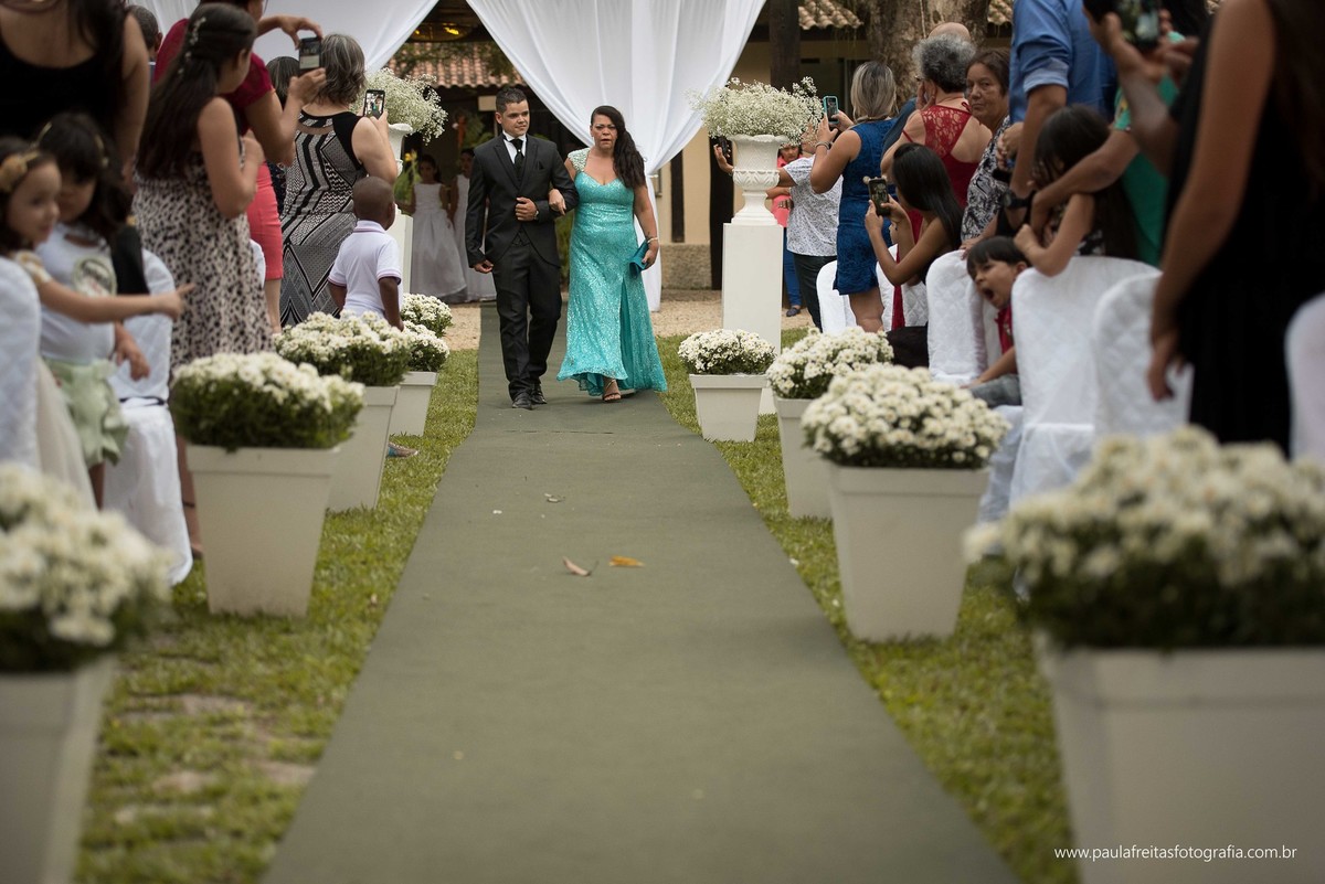 casamento-no-aberto-casamento-no-campode-tamiris-e-joy-em-guaratingueta-recanto-vip-fotografado-por-paula-freitas-fotografia