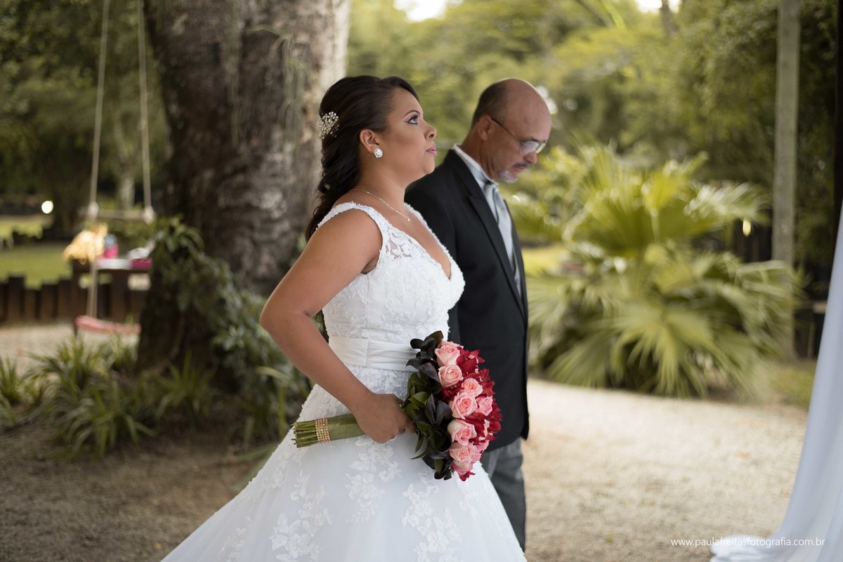 casamento-no-aberto-casamento-no-campode-tamiris-e-joy-em-guaratingueta-recanto-vip-fotografado-por-paula-freitas-fotografia