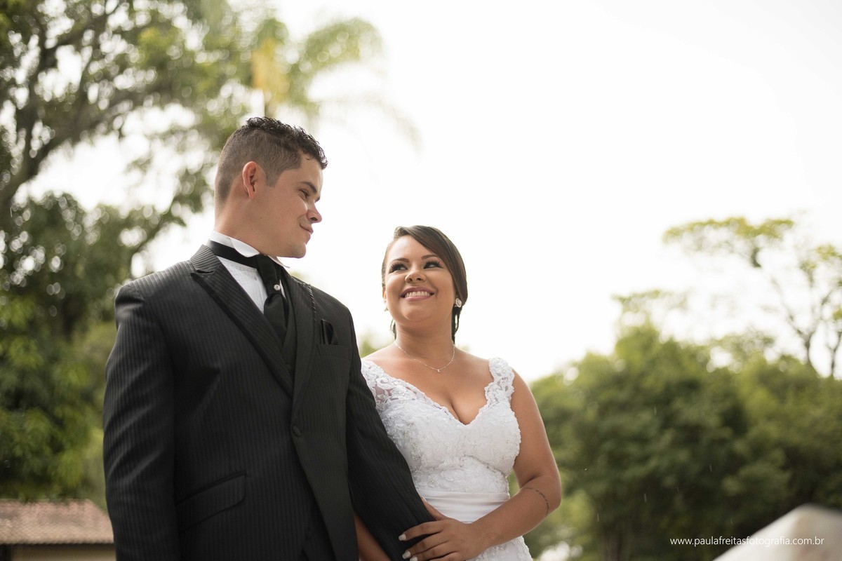 casamento-no-aberto-casamento-no-campode-tamiris-e-joy-em-guaratingueta-recanto-vip-fotografado-por-paula-freitas-fotografia