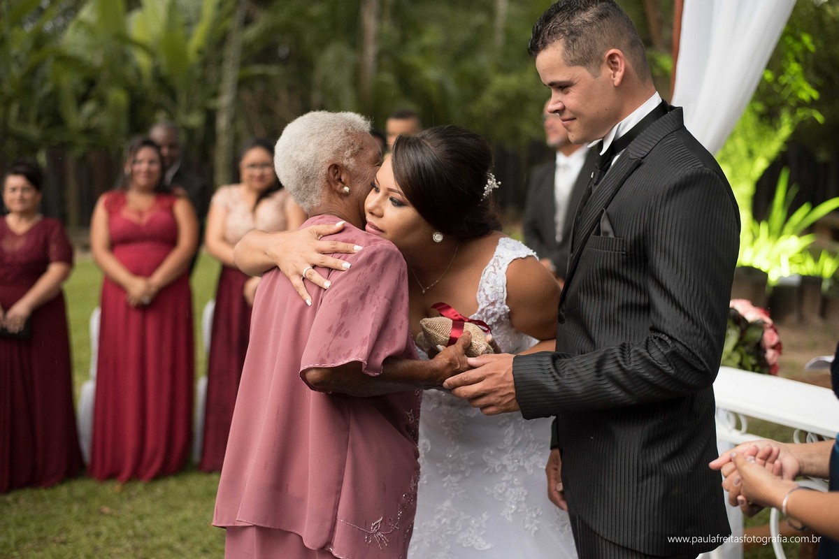 casamento-no-aberto-casamento-no-campode-tamiris-e-joy-em-guaratingueta-recanto-vip-fotografado-por-paula-freitas-fotografia
