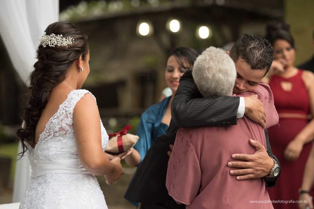 casamento-no-aberto-casamento-no-campode-tamiris-e-joy-em-guaratingueta-recanto-vip-fotografado-por-paula-freitas-fotografia