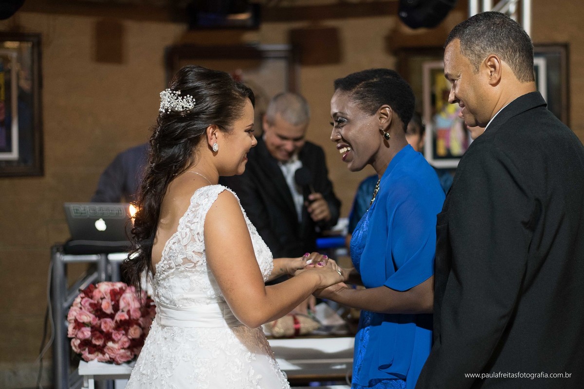 casamento-no-aberto-casamento-no-campode-tamiris-e-joy-em-guaratingueta-recanto-vip-fotografado-por-paula-freitas-fotografia